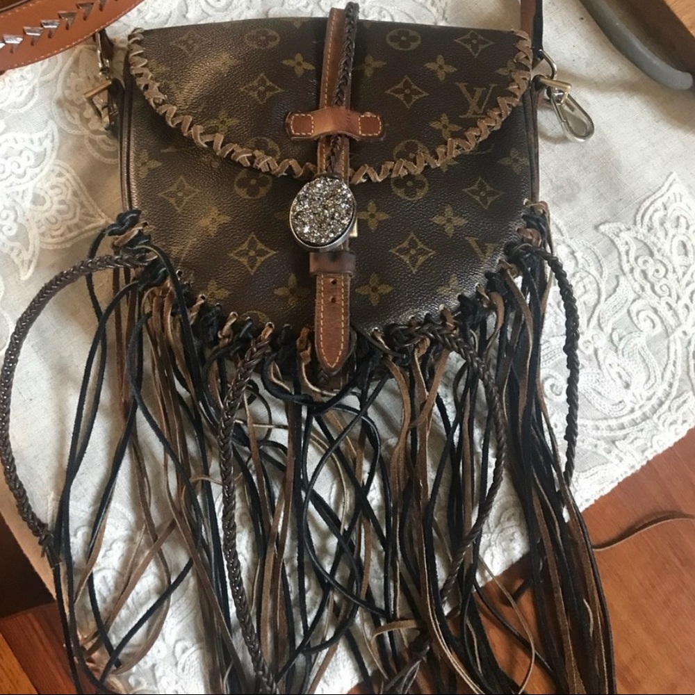 Louis Vuitton Vintage Boho Crossbody Bag - Classic Boho Bags - Aspen.